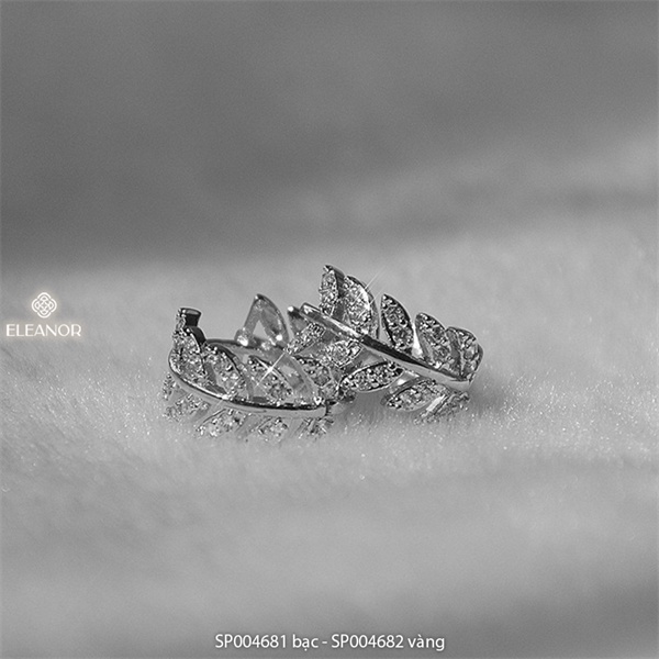 Bông tai nữ chuôi bạc 925 tròn Eleanor Accessories hình lá nguyệt quế đính đá phụ kiện trang sức 4681