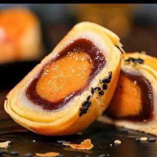 10 Chiếc Bánh Trứng Đậu Đỏ Vừng đen