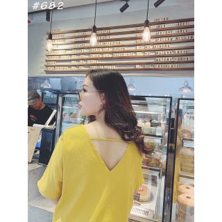 Đầm suông cổ V nhún ngực