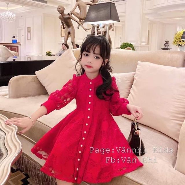 Váy ren xinh cho bé