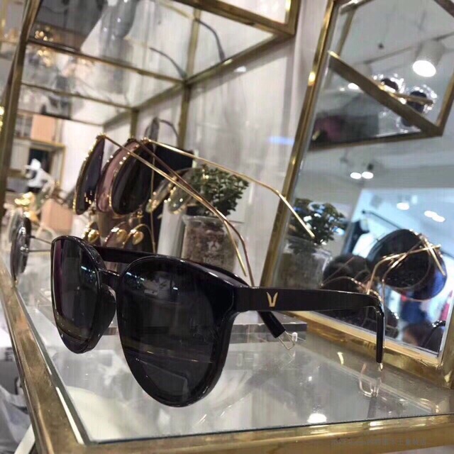 Kính thời trang mắt mèo phong cách Hàn Quốc