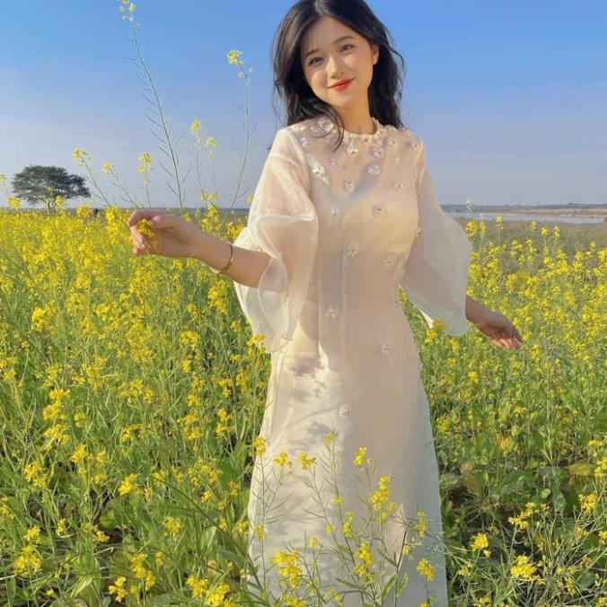 Áo Dài Cách Tân Voon Oganza Trắng 4 Tà Thiết Kế