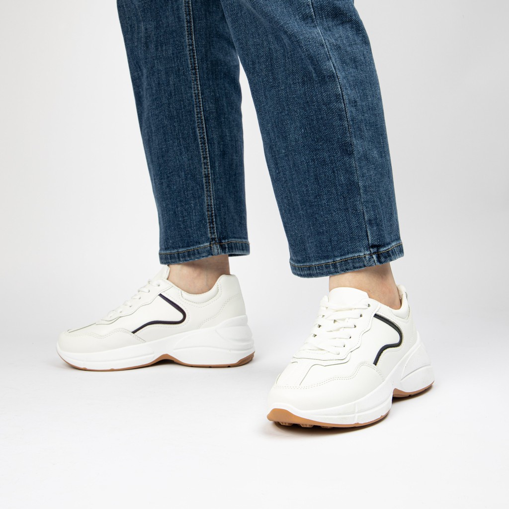 Giày MWC 0531 - Giày Thể Thao Nữ Đế Cao Da Phối Sọc Năng Động Cá Tính Màu Trắng Kem