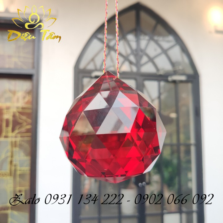 Quả cầu treo pha lê phong thủy đa giác màu đỏ 4cm