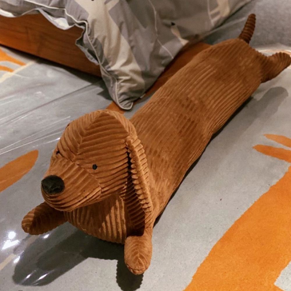 Gối ôm hình chú chó Dachshund lông nhung dễ thương xinh xắn