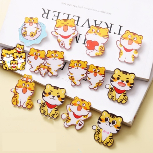 Huy Hiệu Cài Áo Hình Chú Hổ Hoạt Hình Dễ Thương Phong Cách Năm Mới