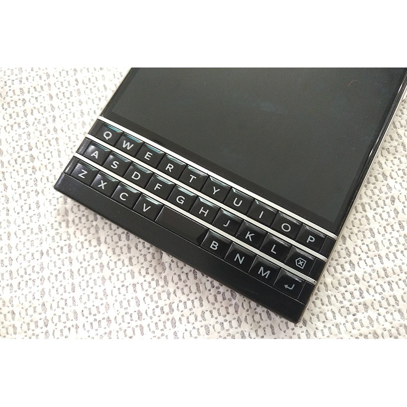 Điện thoại Blackberry Passport màu đen 32GB