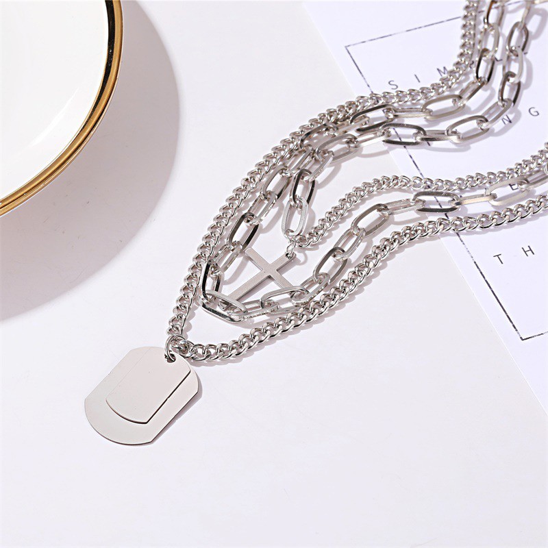 Three piece metal fashion necklace