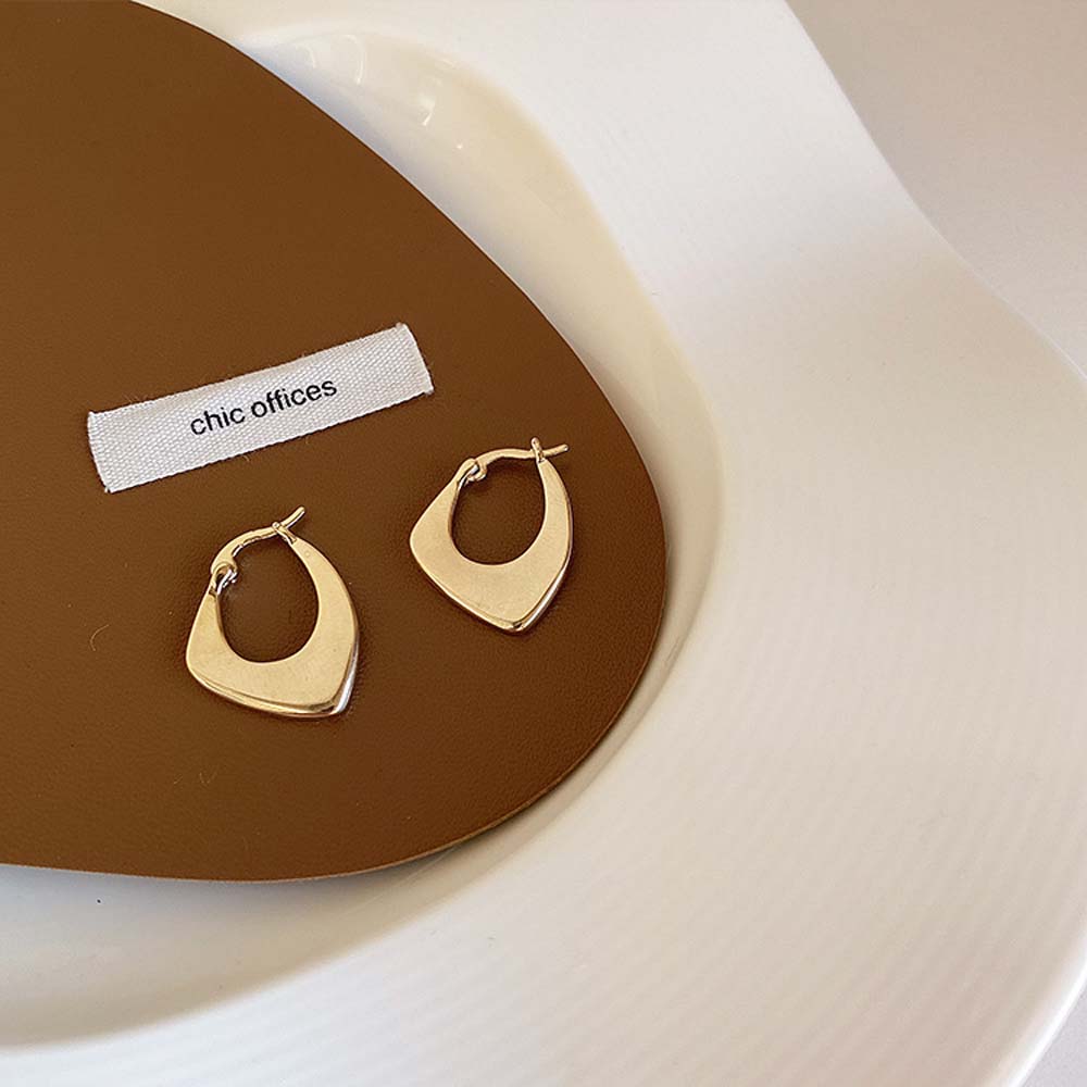 Khuyên Tai Nữ Trang Tạo Hình Độc Đáo