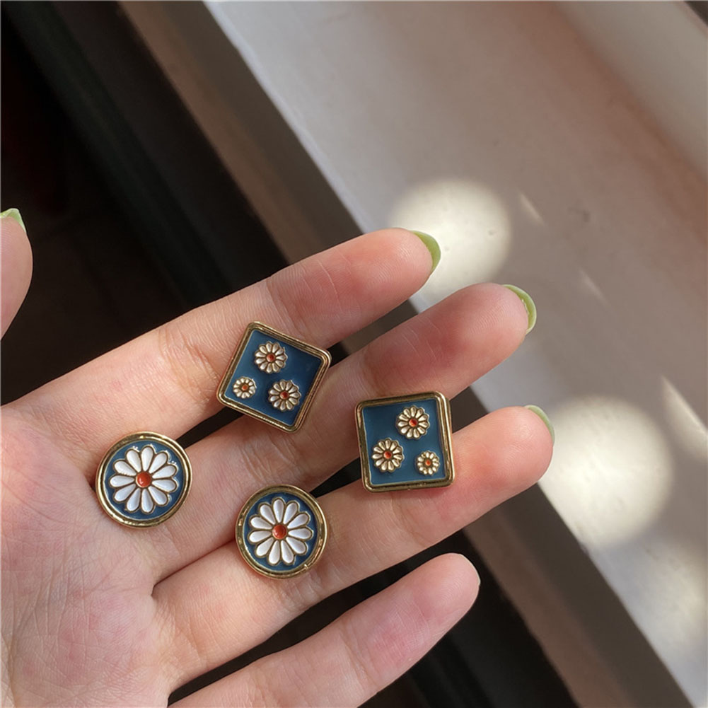 1 Đôi Bông Tai Kim Loại Hình Hoa Cúc Màu Xanh