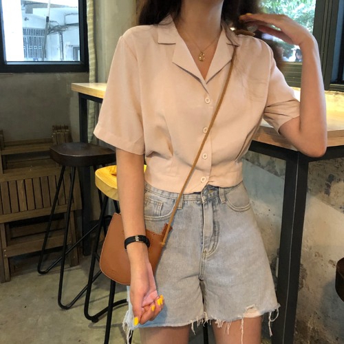 Áo sơ mi IELGY cổ V tay ngắn dáng rộng thời trang