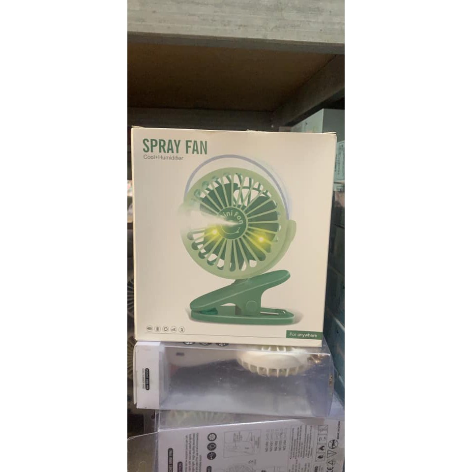 Quạt kẹp có phun sương tạo độ mát dịu (ảnh thật)