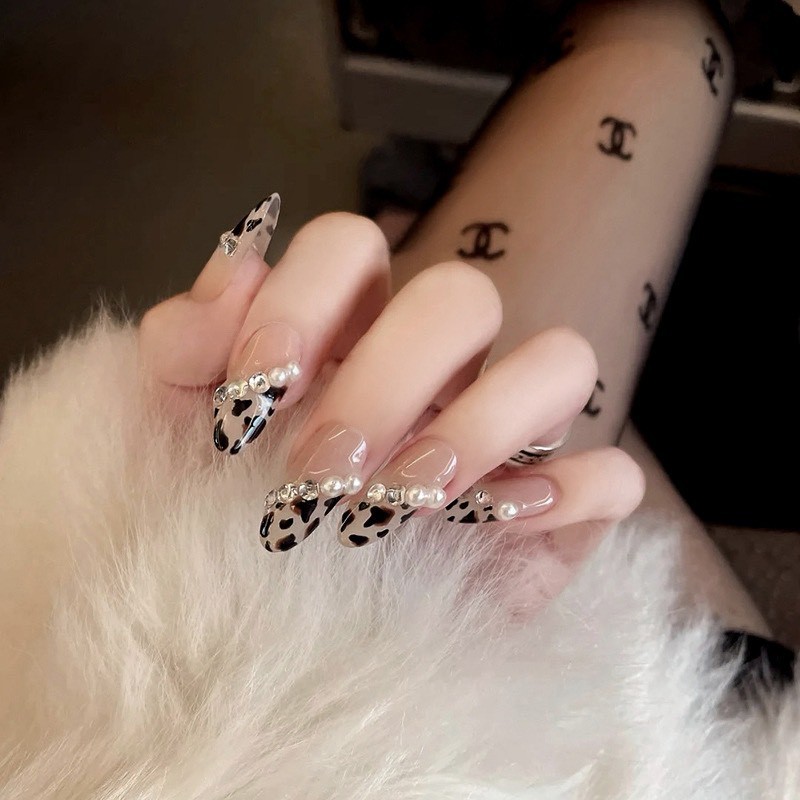 Set 24 móng tay giả dài da báo đính charm ngọc, đa sang trọng CK