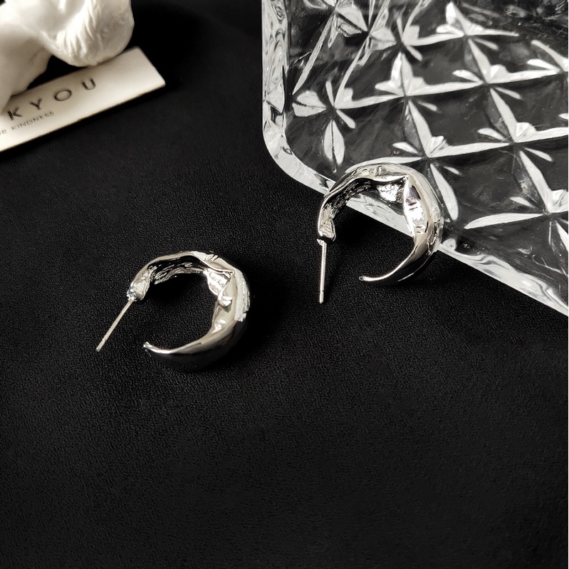 Đôi Khuyên Tai Hình Chữ C Xếp Ly Kiểu Đơn Giản Thời Trang Mùa Hè Cho Nữ