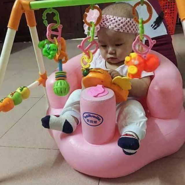 Ghế hơi Tập ngôi cho bé trong giai đoạn đầu tiên của bé khi hình thành xương. Ghế giúp bé ngồi vững mà ko lo bị ngã hay