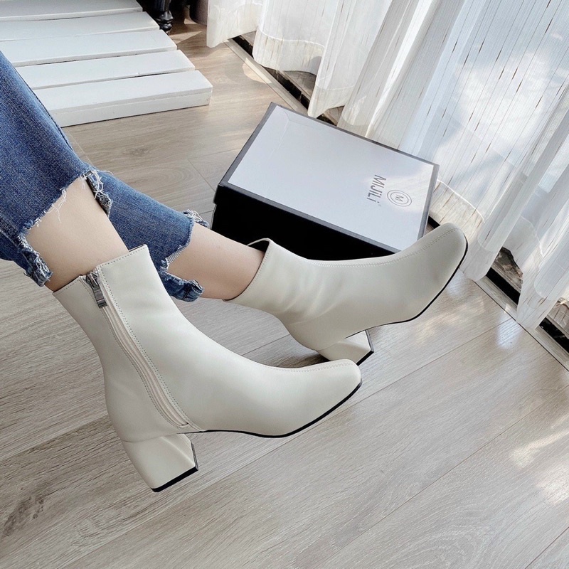 Boot kem 5p hàng sẵn nha