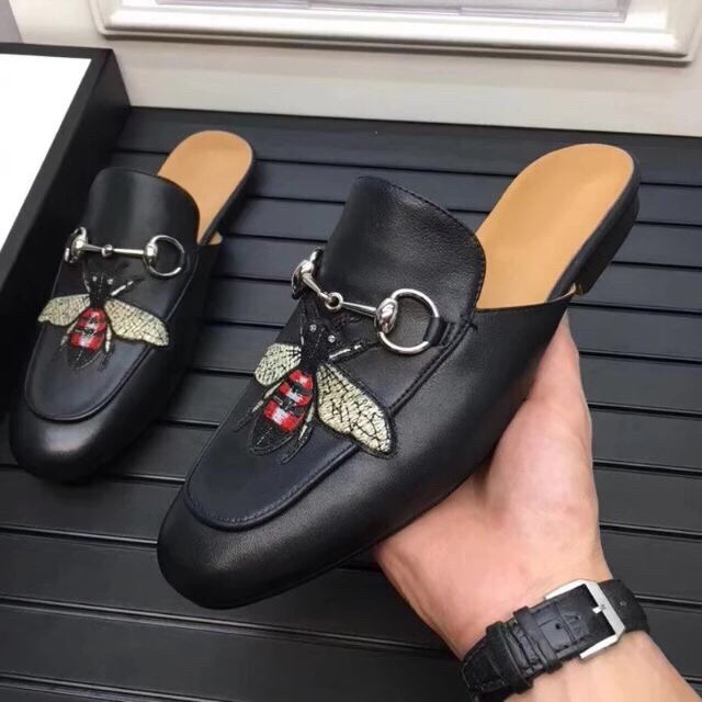 Giày sục nam thêu ong TO | BigBuy360 - bigbuy360.vn