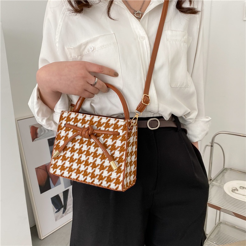 Túi Đeo Vai Hình Vuông Nhỏ Vải Len Đính Nơ Kiểu Nước Ngoài Mẫu Mới 2022 Thời Trang Mùa Xuân Cho Nữ