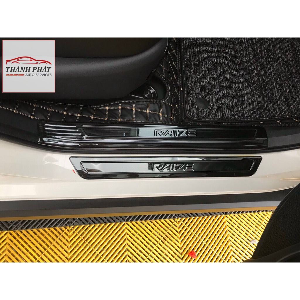 Ốp Bậc Cửa  Titan Xe Toyota Raize 2022, Chất Liệu Titan Cao Cấp Full Bộ 8 Chi Tiết