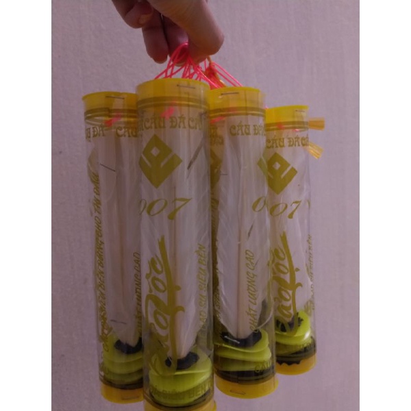 Cầu lông đá chân đế cao su