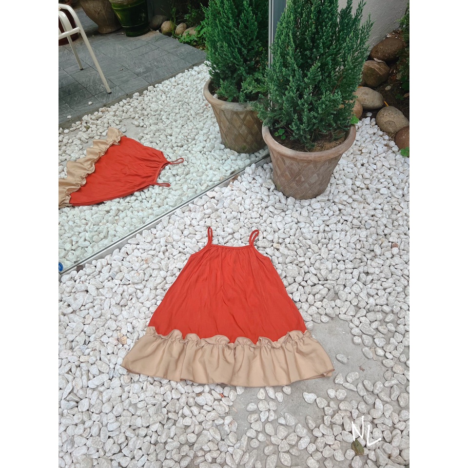 Váy yếm bé gái, váy 2 dây chất đũi trơn phối gam màu nổi bật cho bé