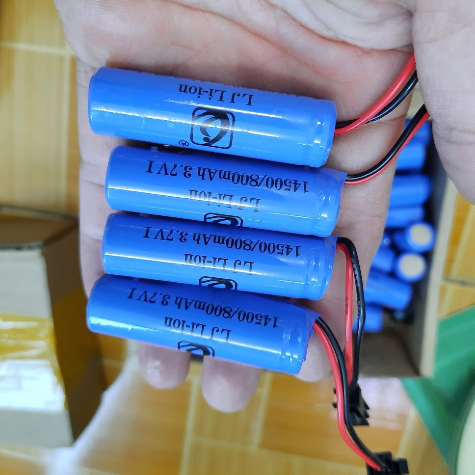 Pin 14500 3.7v 800mah xe điều khiển pin sạc loại tròn cổng SM