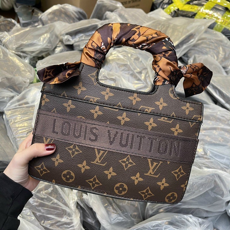 [Mã FAMAYWA2 giảm 10K đơn 50K] TÚI CẦM TAY XINH NÂU ( ảnh thật + video ) | BigBuy360 - bigbuy360.vn