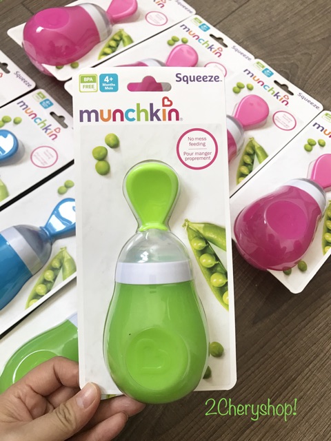 Bình thìa tập ăn dặm Munchkin