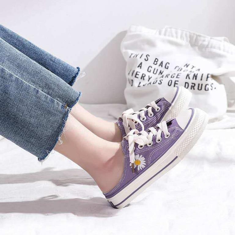 Giày nữ, giày sneaker nữ Hoa cúc kiểu sục Phong cách nhẹ nhàng, gọn Mang êm chân Dễ phối đồ Phù hợp với mọi lứa tuổi