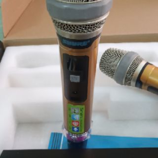 Micro ugx10ll giá tốt, ,âm thanh hay bảo hành 6thang dùng cho âm ly vang cơ vang số
