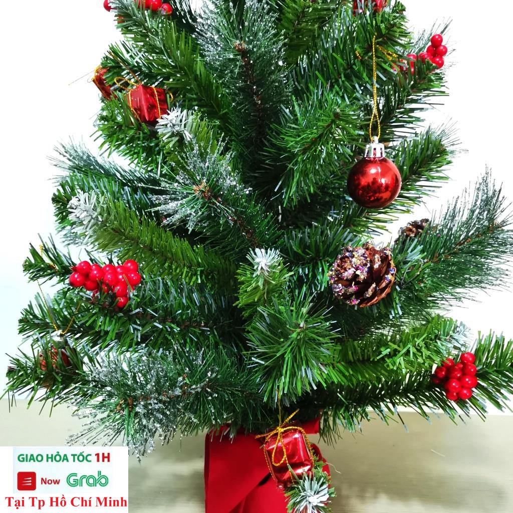 Cây Thông Noel Mini Trang Trí Giáng Sinh 3 Loại Lá Có Trái Thông Và Ngôi Sao Hàng Việt Nam Cao Cấp