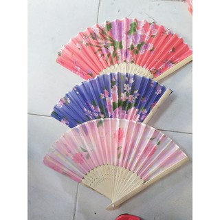 Quạt vải thân gỗ trang trí oản(Giá 1 cái)