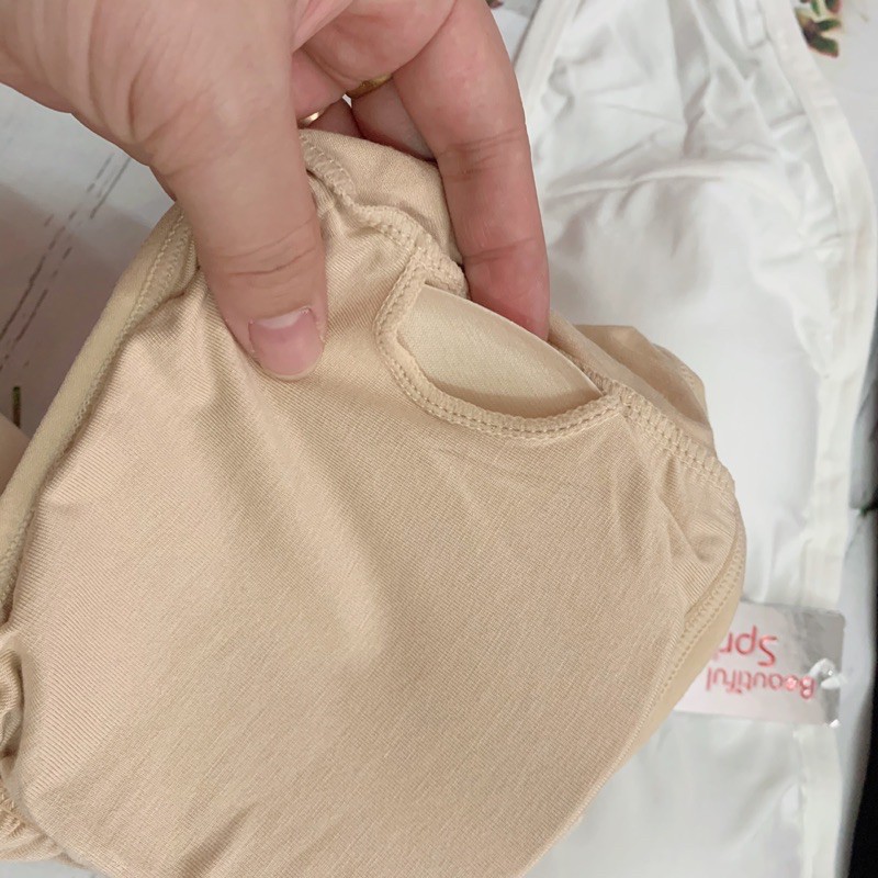 Áo bra cúp ngực - áo lót quây không dây, có mút mỏng. Phom: 40-58kg.