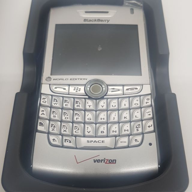 Điện Thoại Blackberry 8800 màu Bạc và màu  Đỏ rượu vang