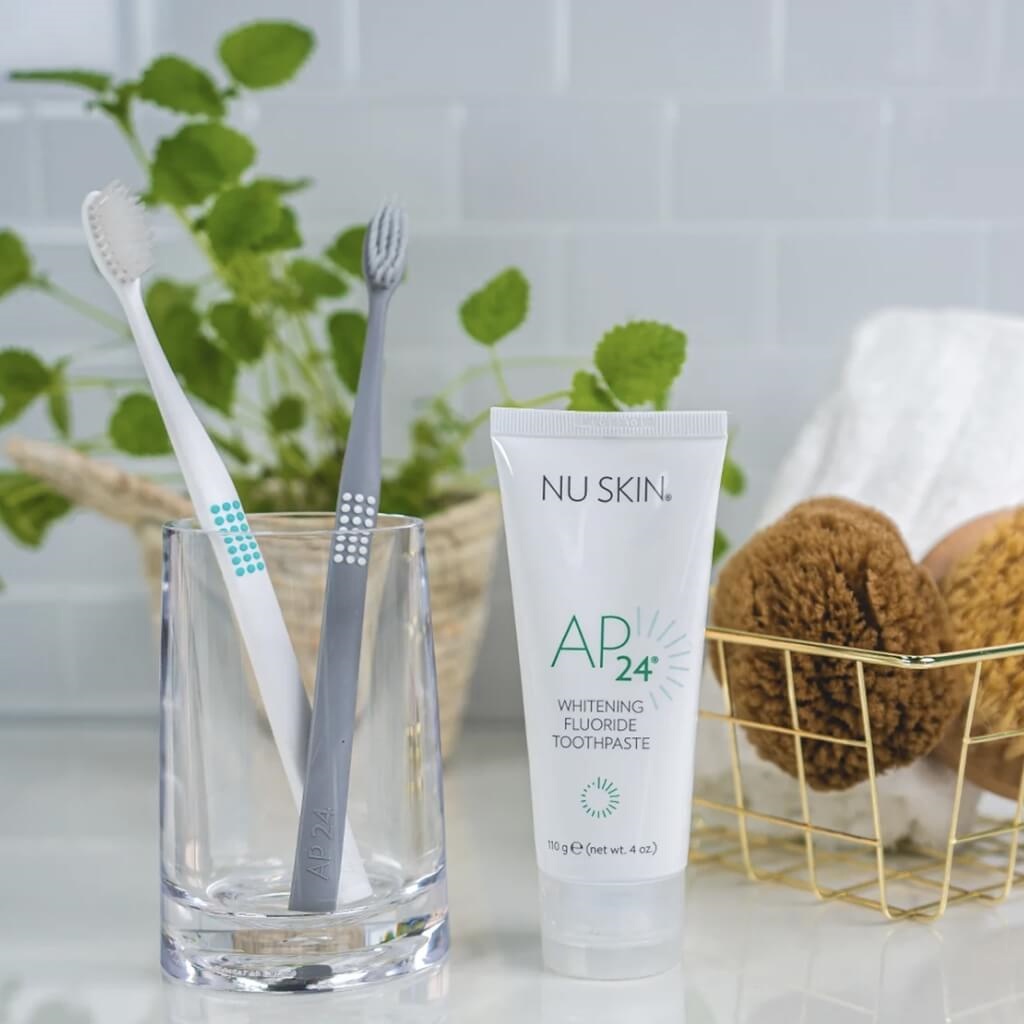 Kem Đánh Trắng Răng Nuskin AP24 Whitening Fluoride Toothpaste 110g