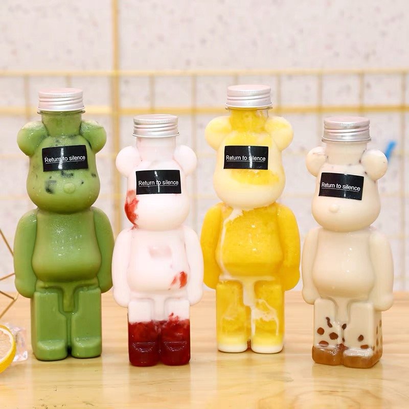 Bình chai nhựa PET hình gấu bạo lực Berick đựng trà sữa, nước ép hoa quả 400ml 500ml 700ml có nắp đậy bằng nhôm