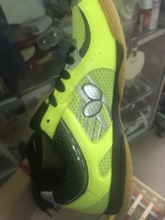 Giày bóng bàn bướm