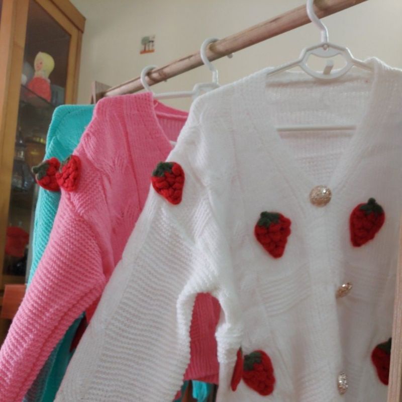 Áo len khoác crt, dâu tây