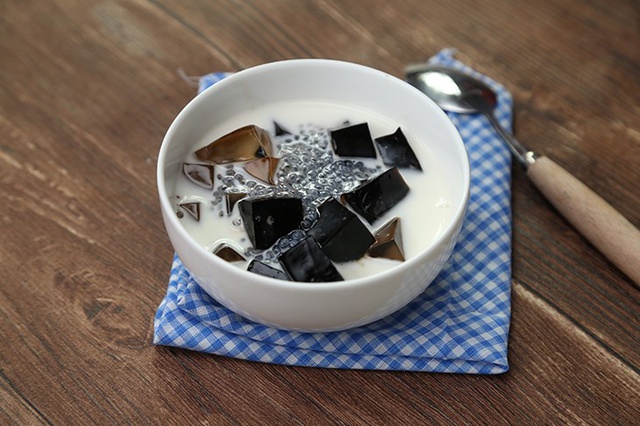 Bột Sương Sáo Đen Thuận Phát Nấu Sương Sáo Làm Chè Thanh Mát Thơm Ngon (Gói 50gr) | BigBuy360 - bigbuy360.vn