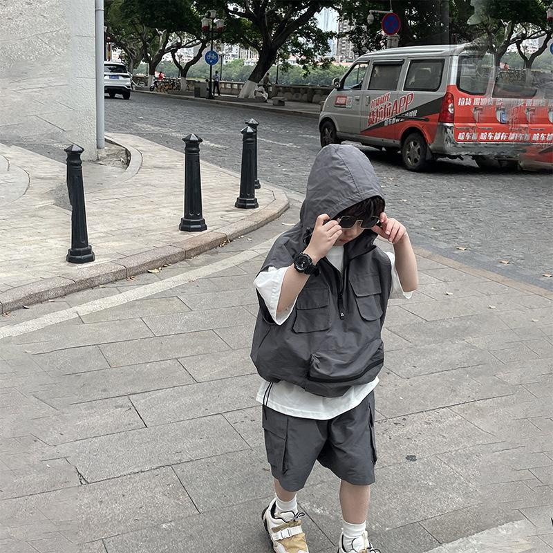 Set Áo Thun Ngắn Tay Có Mũ + Quần Yếm Thời Trang Cho Bé Trai