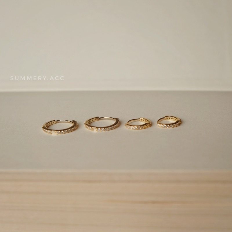 Khuyên tai SUMMERY tròn nhẫn đính đá bạc mạ vàng