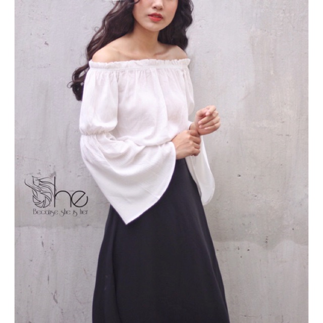 Áo trễ vai tay loe | SA160