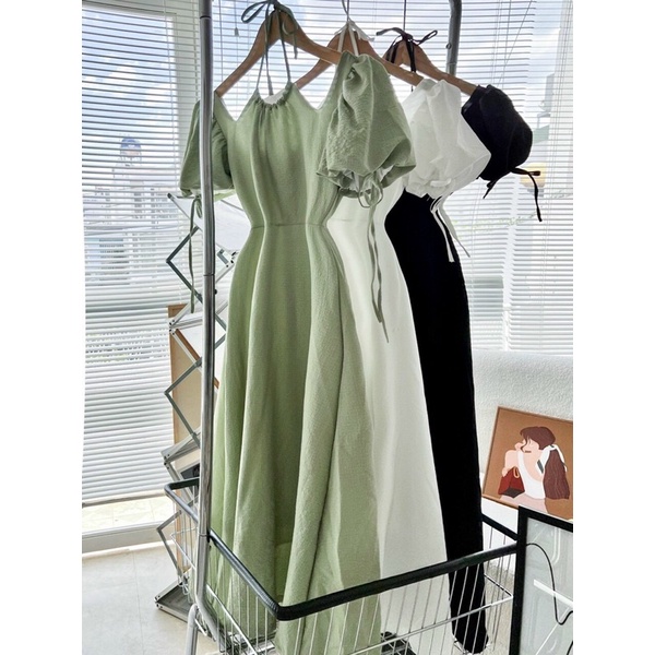 Đầm yếm rớt vai dáng dài