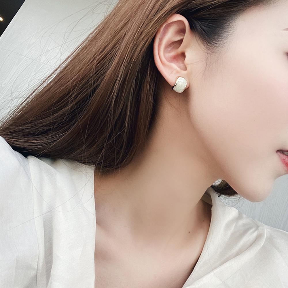 Bông Tai Hình Chữ C Tráng Men Thời Trang Dành Cho Nữ