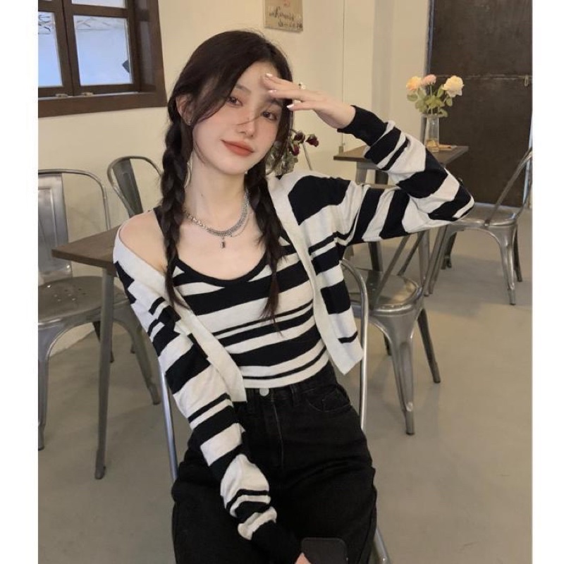 Set áo croptop 2 dây kèm khoác cardigan sọc