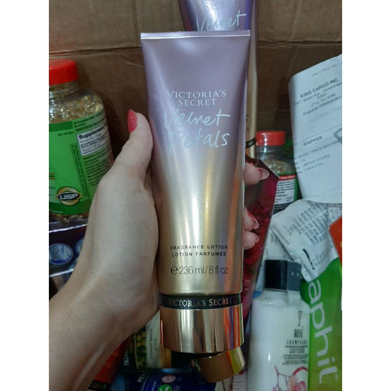 Hàng mua tại Store Hãng. Bill hãng rõ ràng.Dưỡng da toàn thân Body Lotion Victoria Secret 236ml