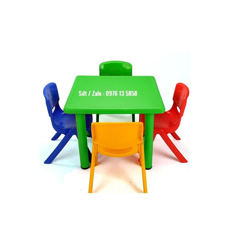Bàn mầm non nhựa đúc nhập khẩu cho bé
