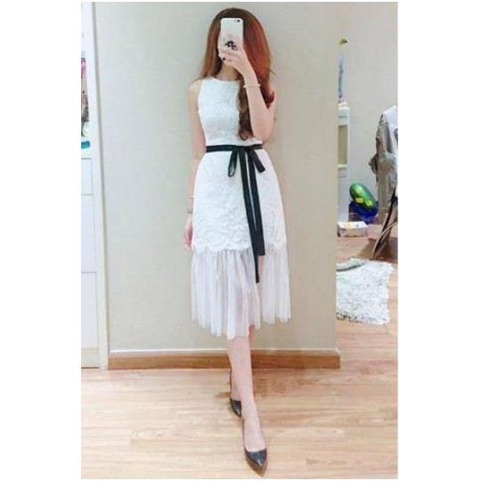Đầm ren đuôi cá thắt nơ eo