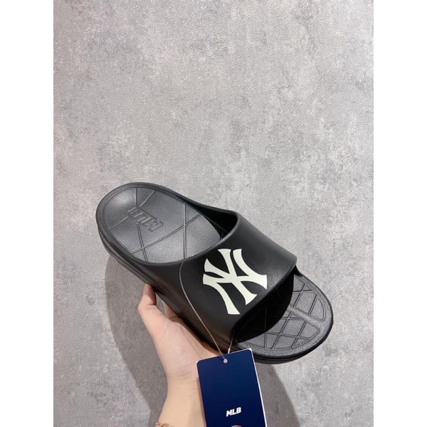 Dép MLB Chunky Mound Dia Monogram New York Yankees 3Alpac123-50Whs Trắng Đen