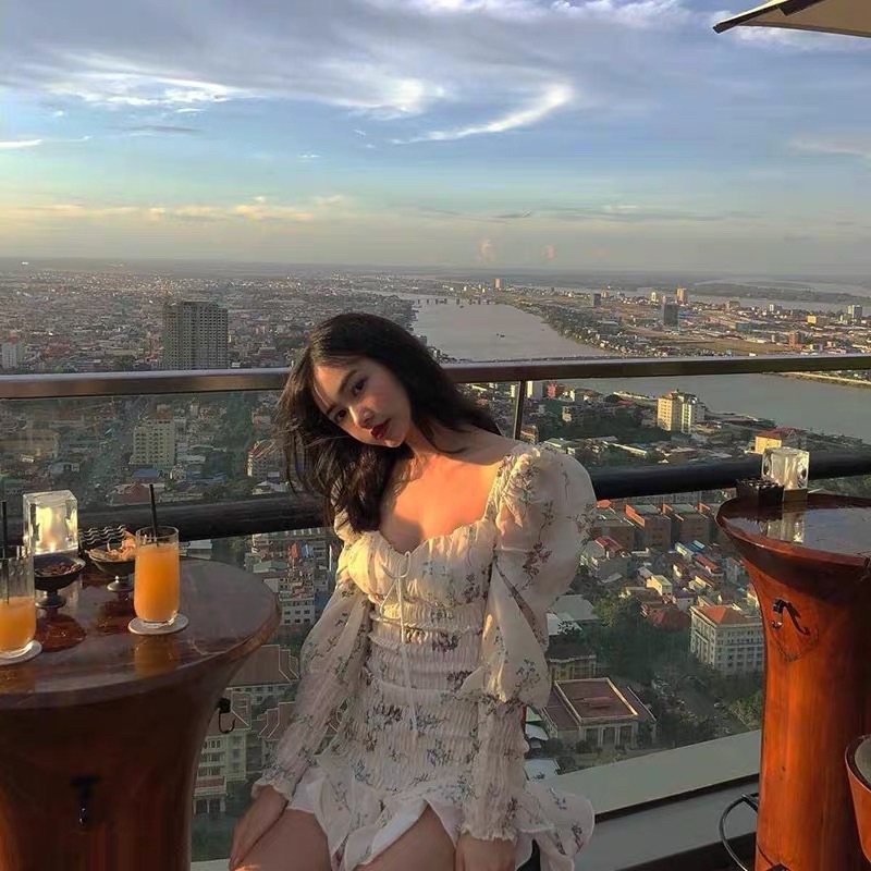 Đầm nhúng body hoạ tiết hoa nhí